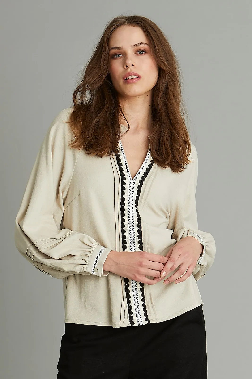 Rue De Femme Grinda Blouse. natural with black trim